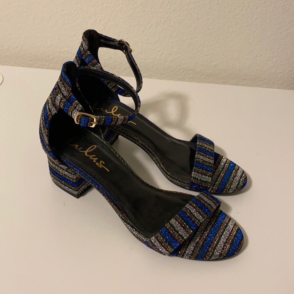 Women’s Navy and Silver strap heels Size 6.